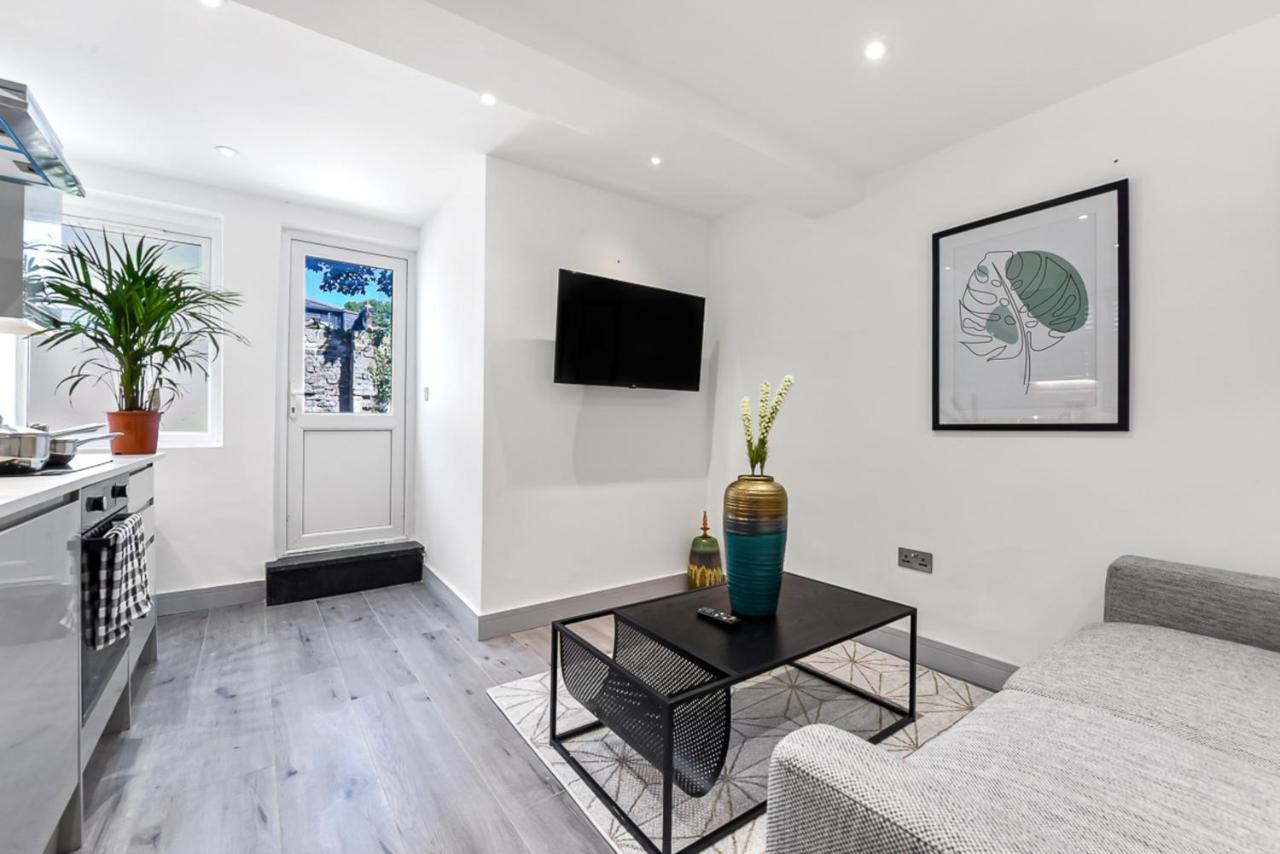 Lovely 2 Bedroom Apartment In Greater London Eksteriør billede