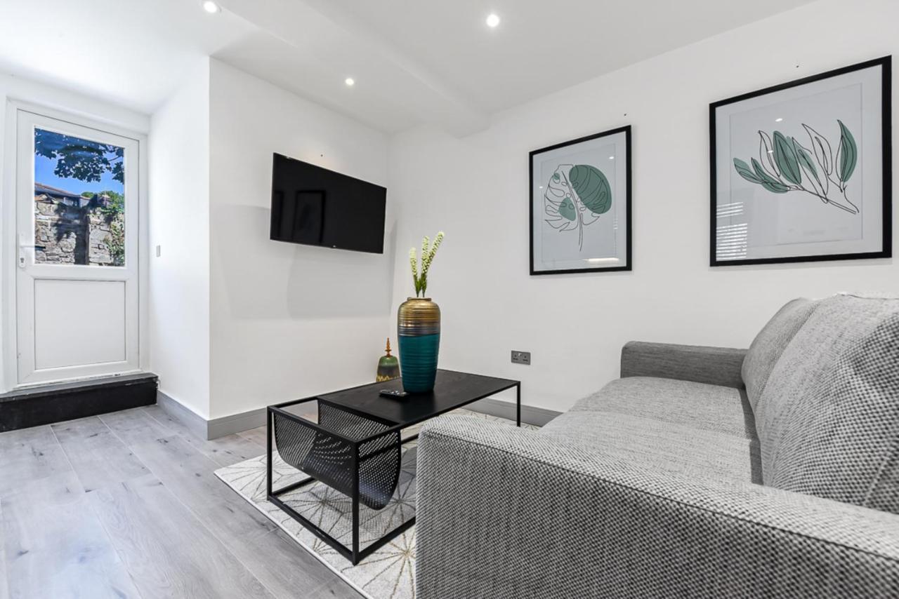 Lovely 2 Bedroom Apartment In Greater London Eksteriør billede